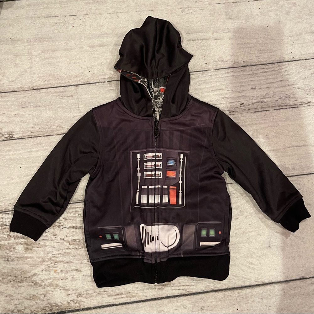 Toddler boys Star Wars zip up jacket size 2t Reversible with hood